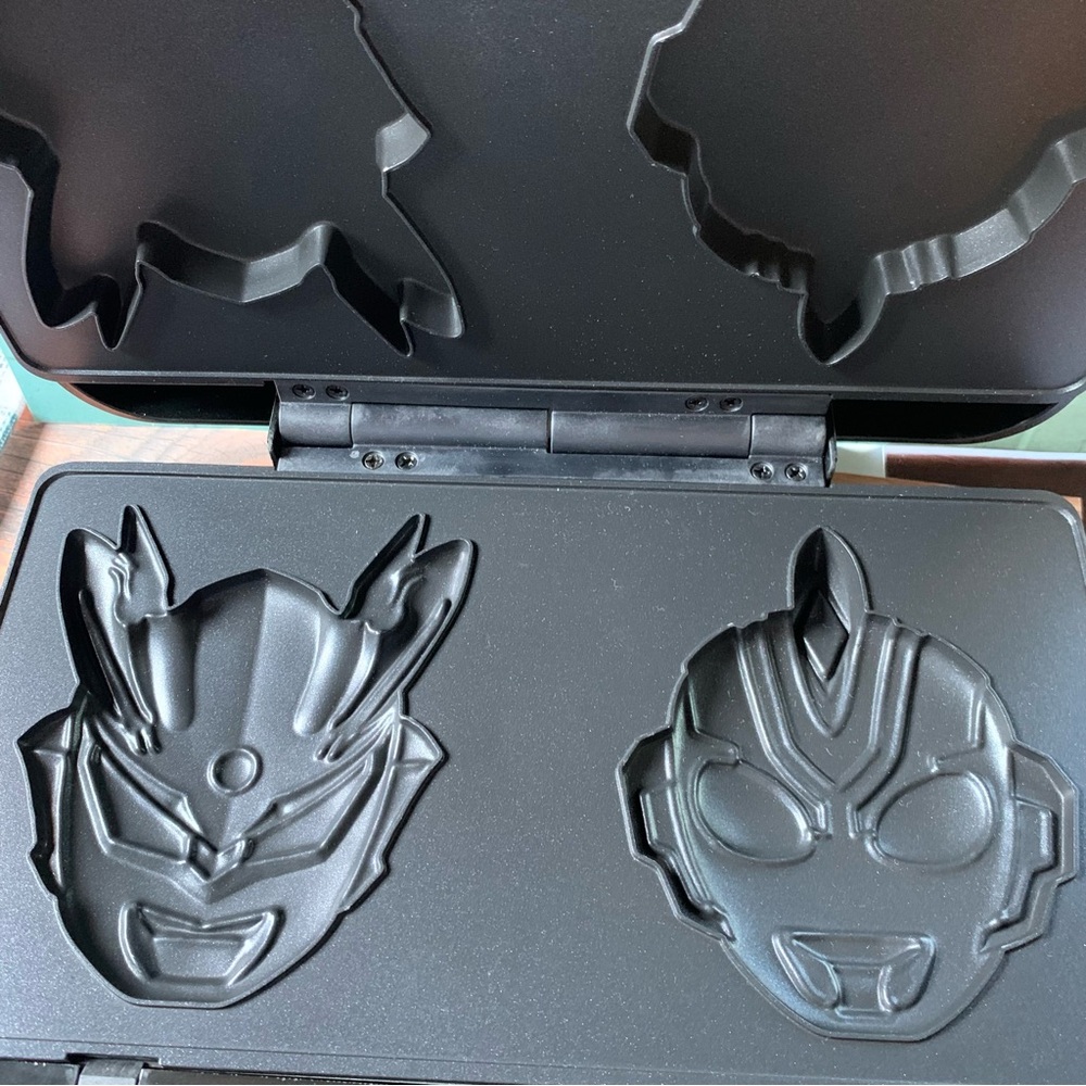 Ultraman pancake maker